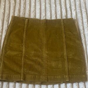 Wild Fable green skirt size 10